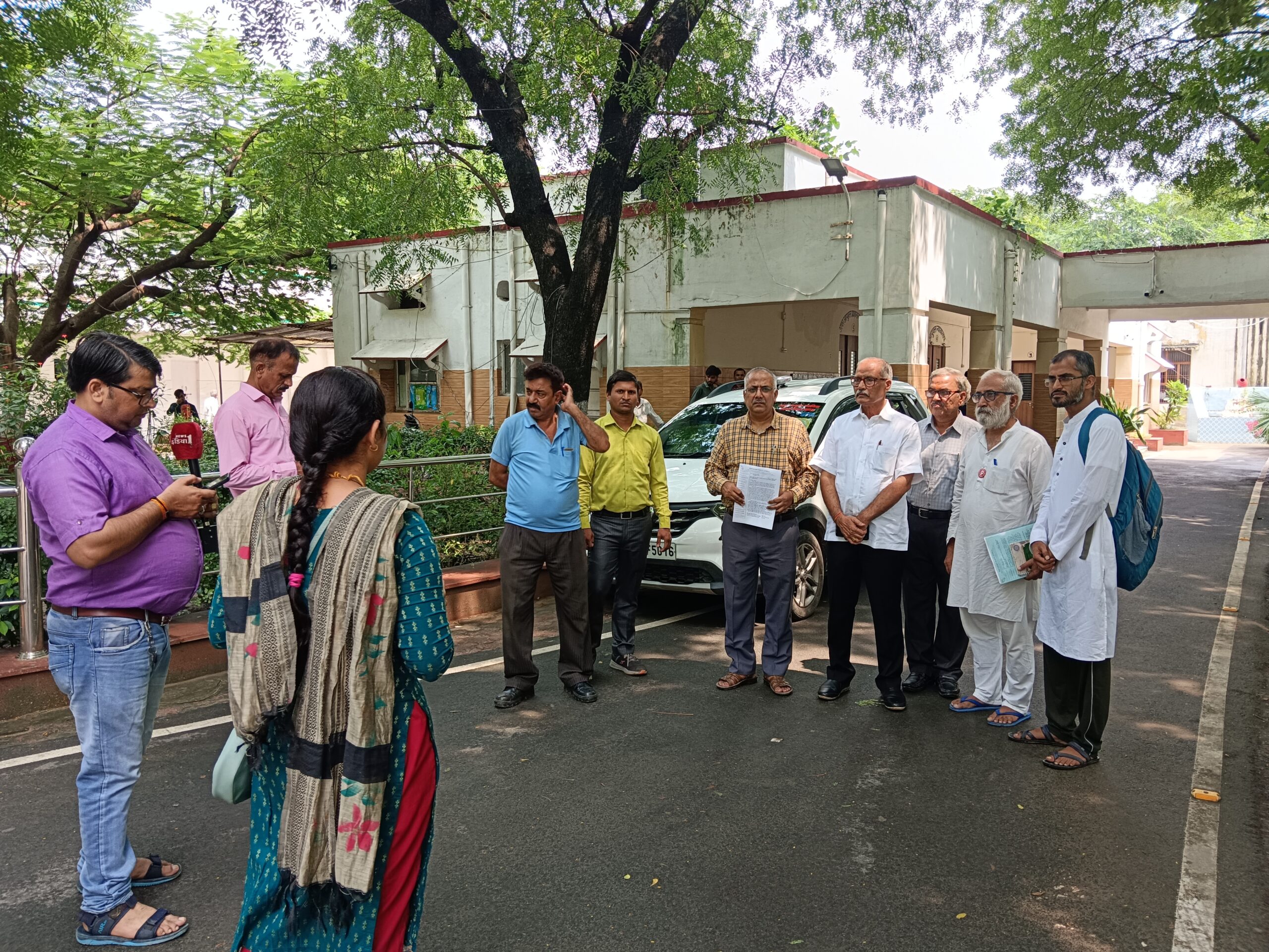 सोशलिस्ट पार्टी (इंडिया) के प्रतिनिधि मंडल ने कमिश्नर आगरा से की न्याय की मांग 