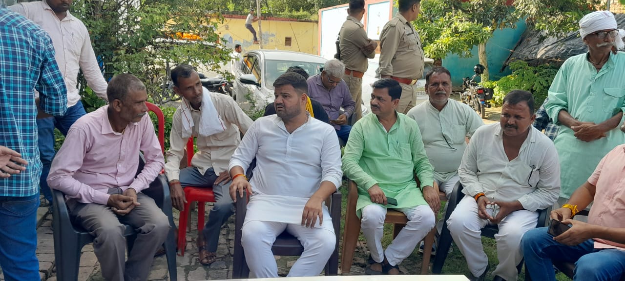 मृतक के परिजनों से मिले सांसद करण भूषण सिंह, दिया जल्द आर्थिक सहायता व न्याय का आश्वासन!