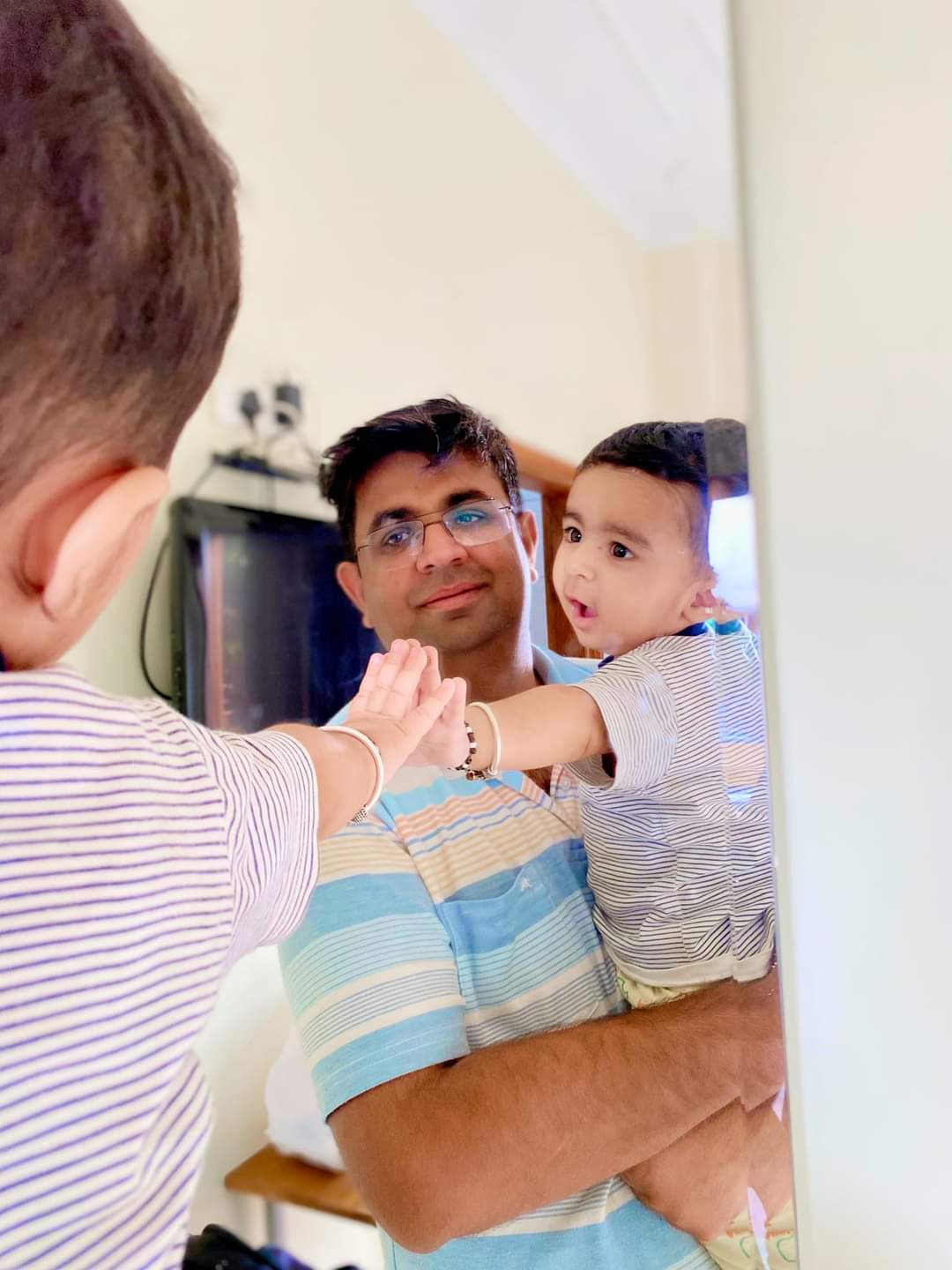 बने संतान आदर्श हमारी