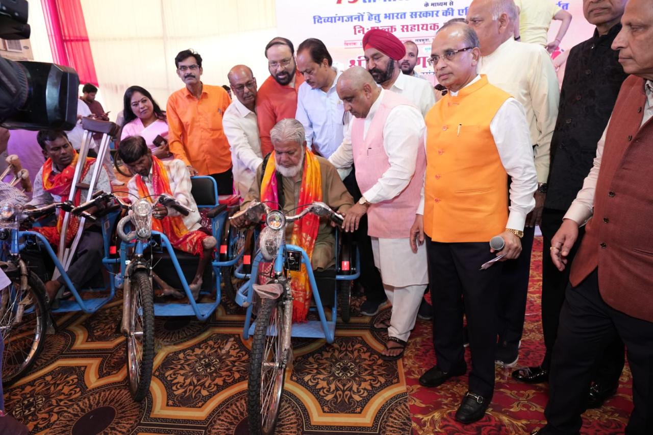 मोदी के जन्मदिन पर लाल किला ग्राउंड में हेल्थ मेला