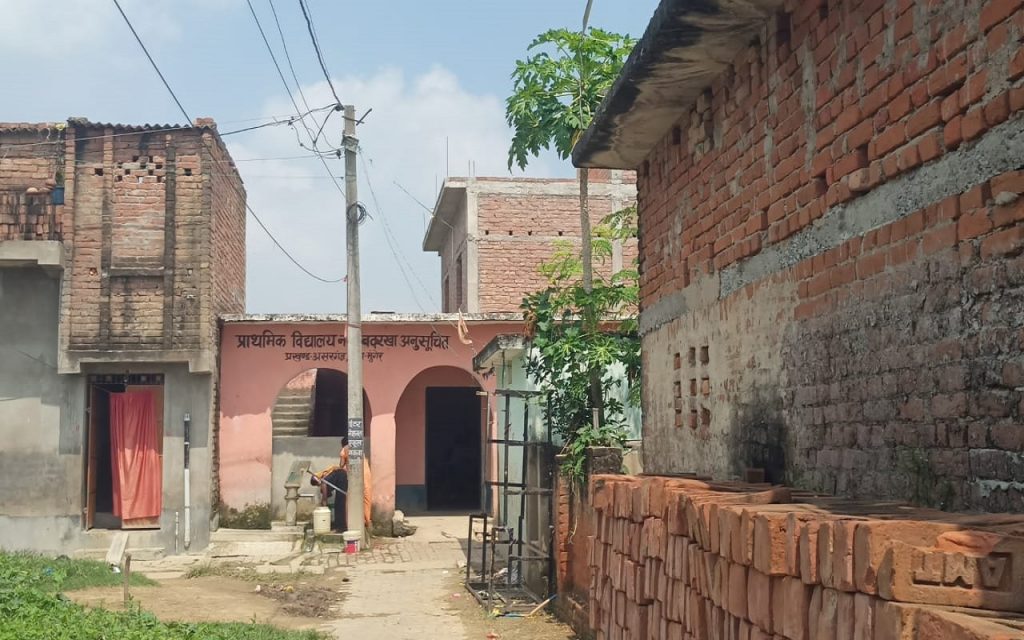 मुंगेर : स्मार्ट मीटर का विरोध किया तो पूरे गांव की काटी बिजली
