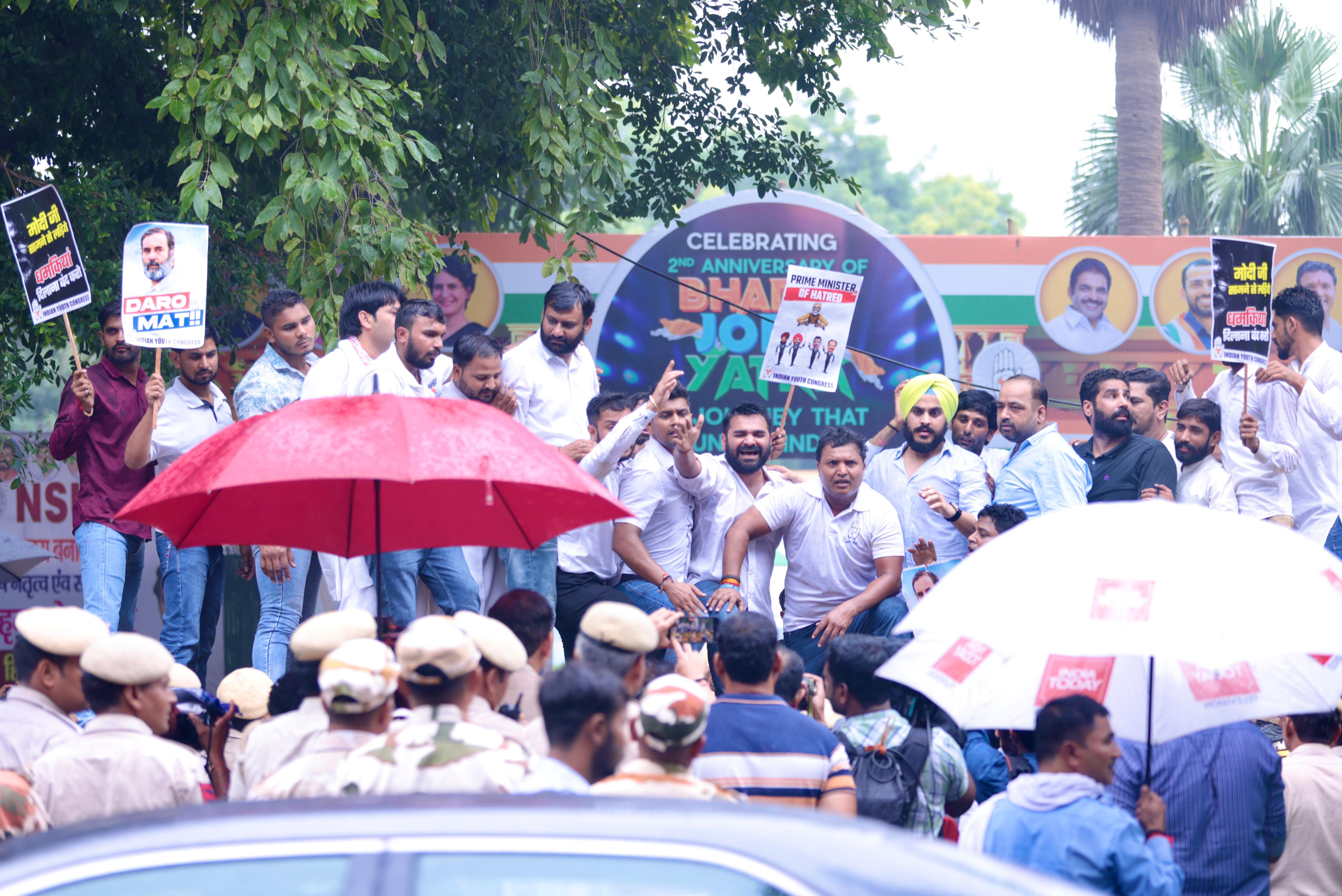 भाजपा के नेता जब तक अपनी अभद्र भाषा के लिए माफी नहीं मांगते तब तक पूरे देश में युवा कांग्रेस प्रदर्शन करेगी : श्रीनिवास बीवी