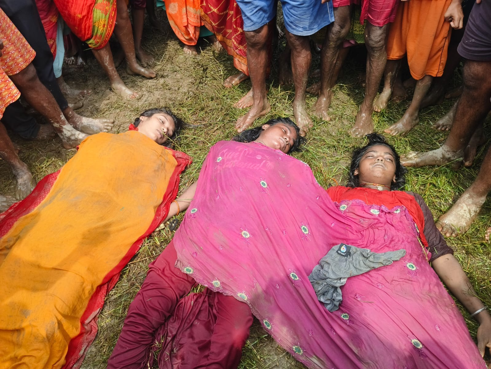 चंपारण : जितिया पर्व को लेकर तालाब में स्नान करने गई तीन किशोरियां डूबी