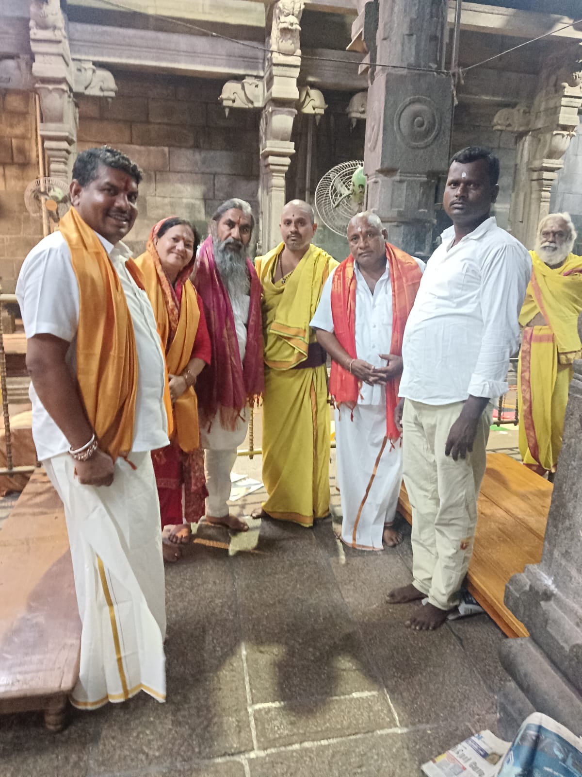 तिरुपति बालाजी में दर्शन पश्चात नजदीक प्राचीन श्री कालहस्ती मंदिर में पूजा अर्चना की और देशवासियों एवम क्षेत्र की उन्नति एवम विकास की प्रार्थना की : रणबीर सिंह सोलंकी