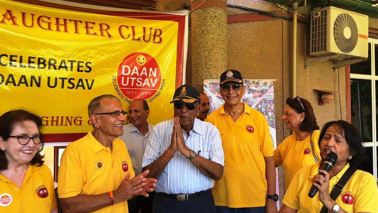 जेवीसीसी लाफ्टर क्लब ने दान उत्सव समारोह शुरू किया