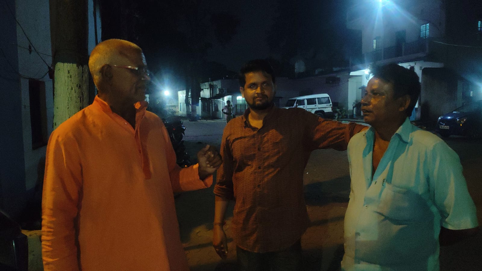 टोटो चालक ने ईमानदारी दिखाते हुए थाने में जमा किया खोया हुआ मोबाइल, मालिक को सौंपा गया