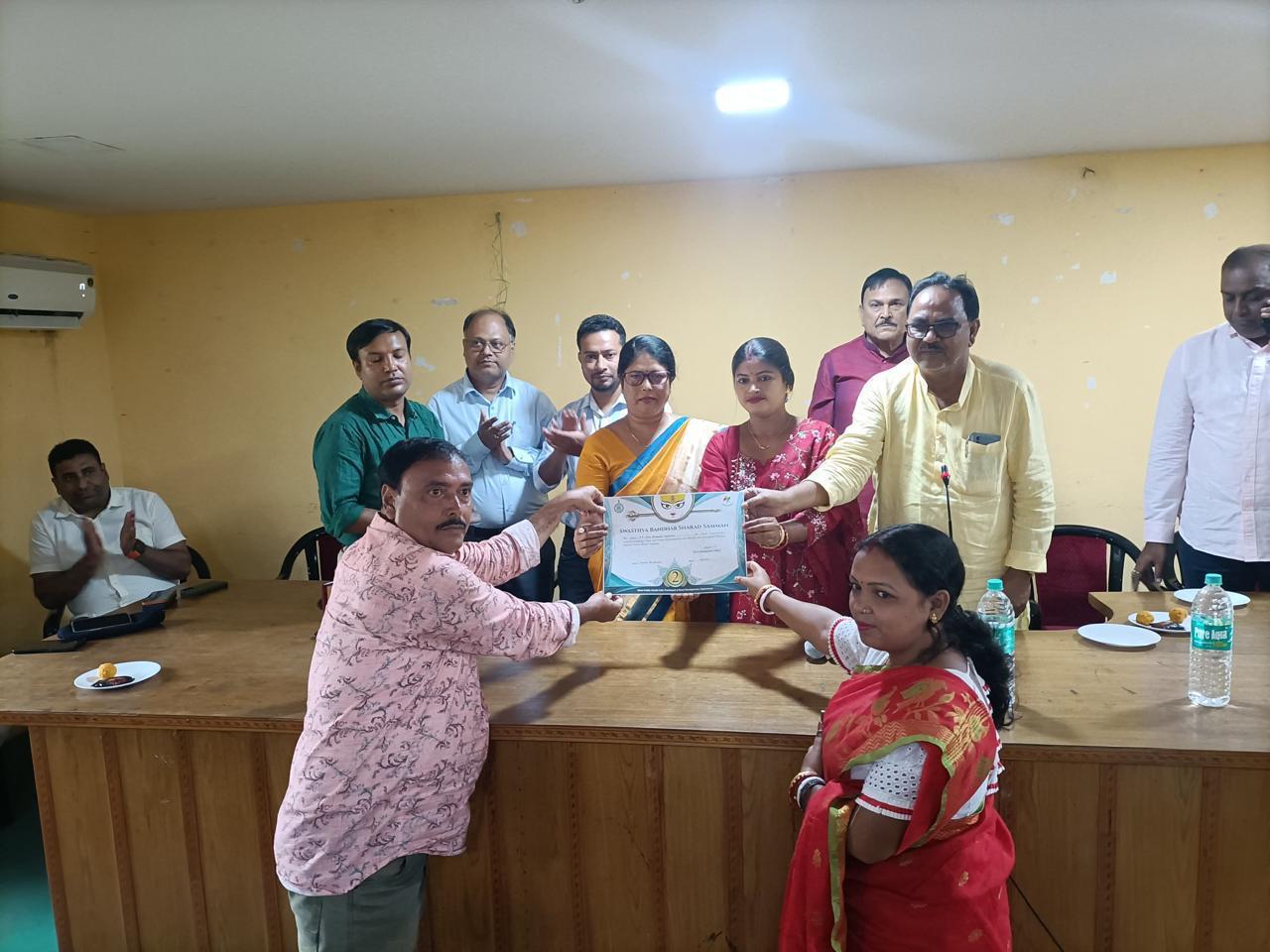 जामुड़िया में शरद सम्मान 2024: उत्कृष्ट पूजा समितियों को किया गया सम्मानित