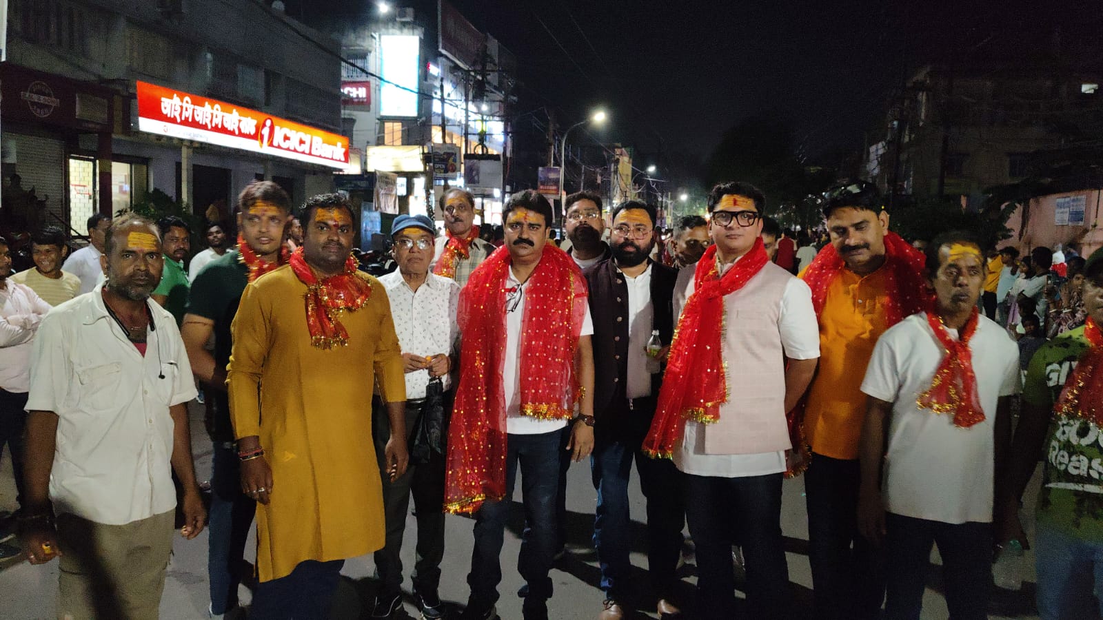 ऐतिहासिक 16आना दुर्गा प्रतिमा का भव्य विसर्जन, शोभायात्रा में उमड़ी भारी भीड़