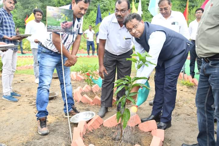 ईसीएल कुनुस्तोड़िया क्षेत्र के बांसड़ा रेलवे साईडिंग में ईको पार्क का उद्घाटन