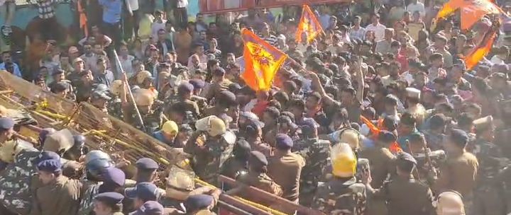 उत्तरकाशी में मस्जिद को ढहाने लेकर हिंदूवादी संगठनों का प्रदर्शन