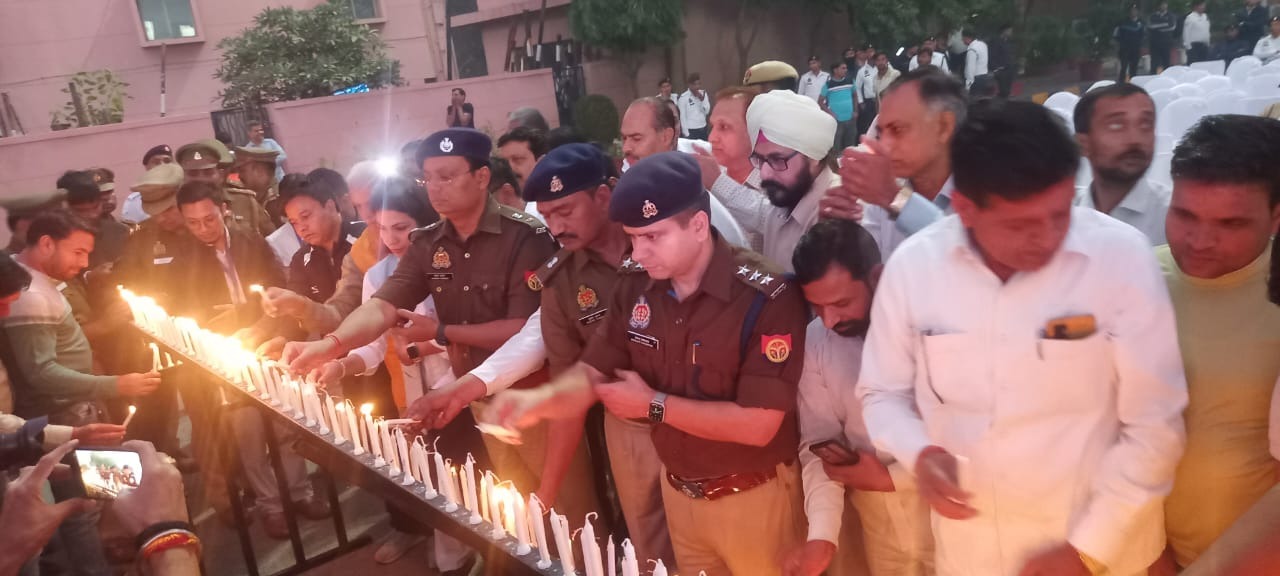 नोएडा में सड़क दुर्घटनाओं में मरे 463 को दी श्रद्धांजलि