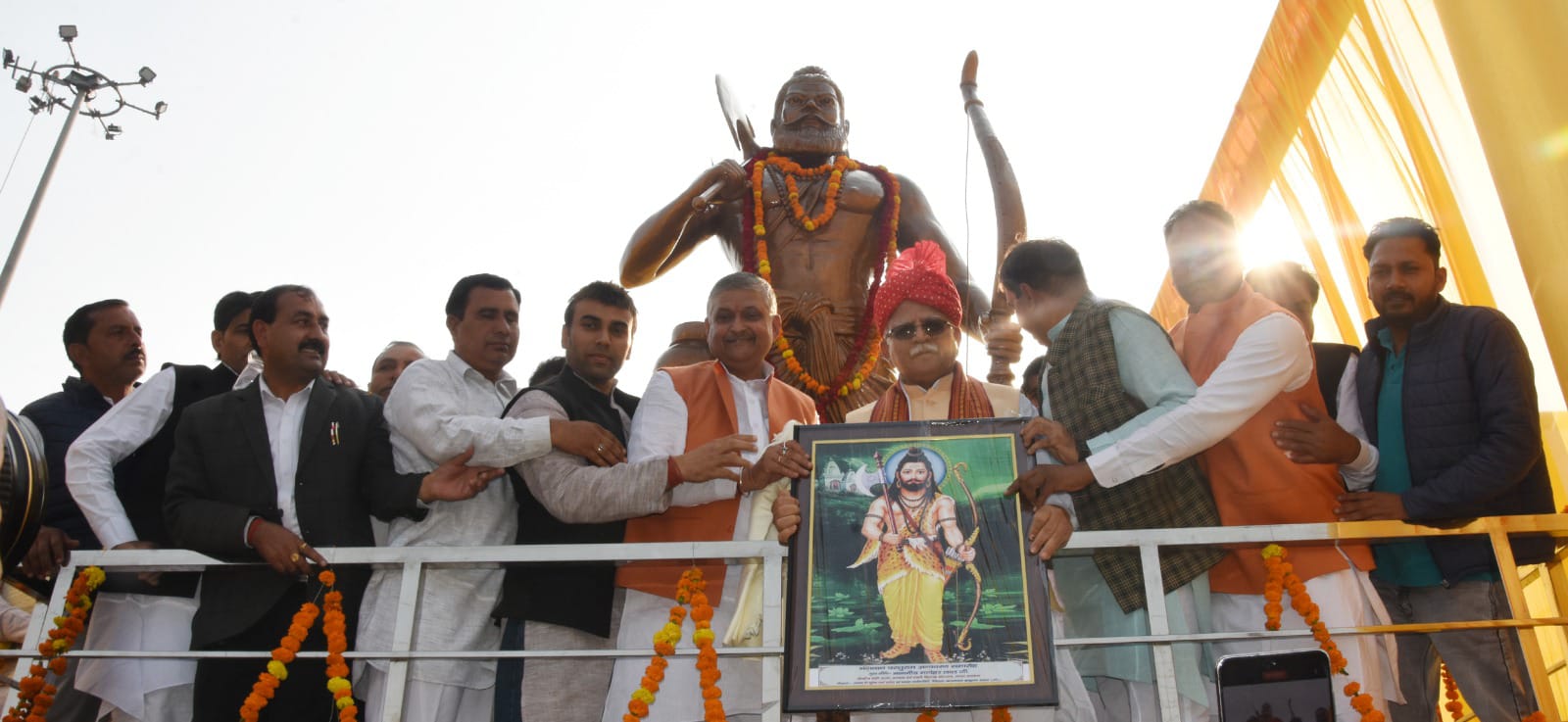 केंद्रीय मंत्री मनोहर लाल ने करीब 3 करोड़ रुपये की लागत से बनी भगवान परशुराम, अंतरिक्ष परी कल्पना चावला व डॉ. मंगलसेन की प्रतिमा का किया अनावरण