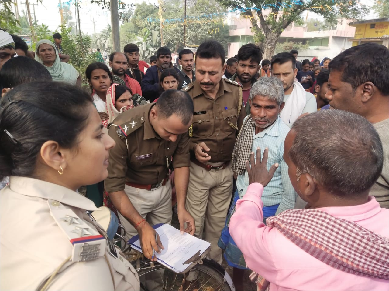 वैशाली में हाईवा ने बाइक सवार दो भाइयो को रौंदा, एक की मौत, दूसरा गंभीर