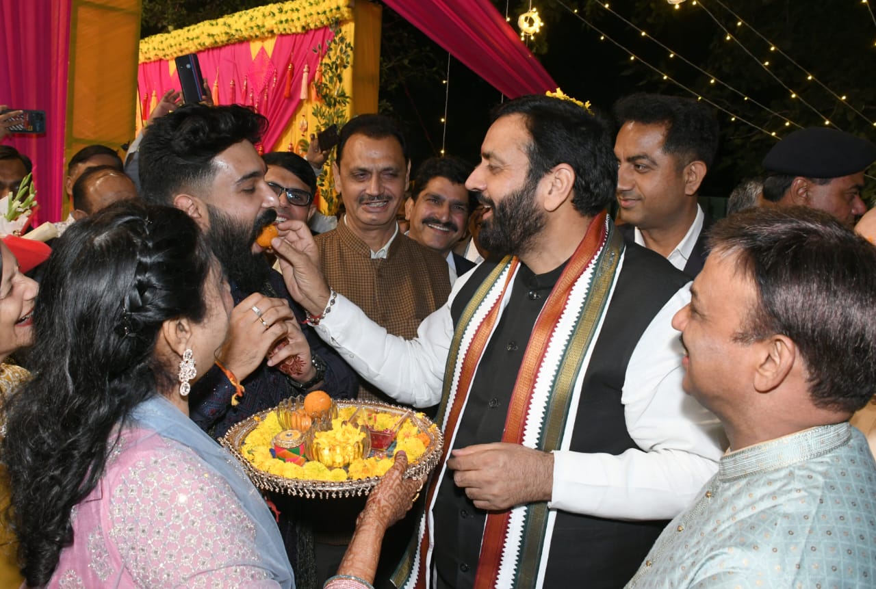 हरियाणा के सीएम ने कुशाग्र सैनी को शादी की बधाई दी