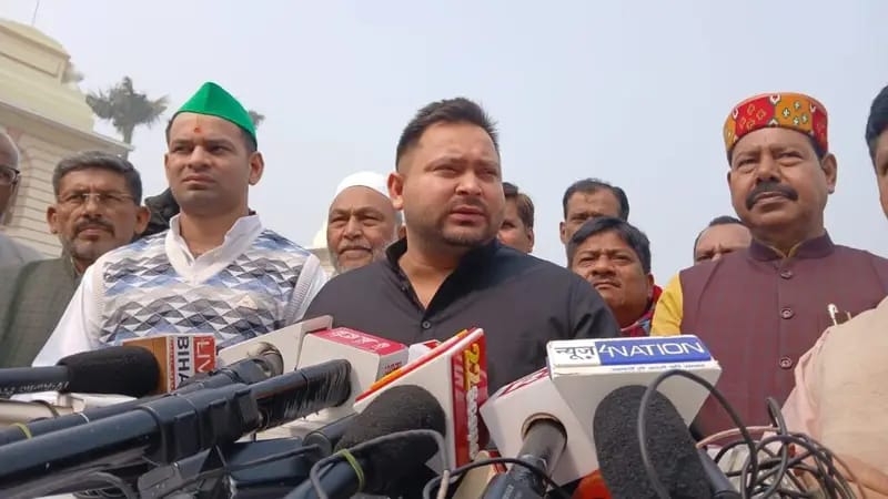 आरजेडी एमएलए भाई वीरेंद्र के बचाव में उतरे तेजस्वी