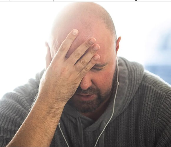 बहुत अधिक झूठ बोलने वाला व्यक्ति परेशान रहता है