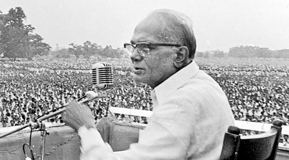 प्रयागराज छात्र आंदोलन को मिल गया कोई जेपी तो बीजेपी के लिए खड़ी हो जाएगी मुश्किल!