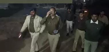 दिनदहाड़े चोरों ने ताला तोड़कर पूरा घर किया साफ