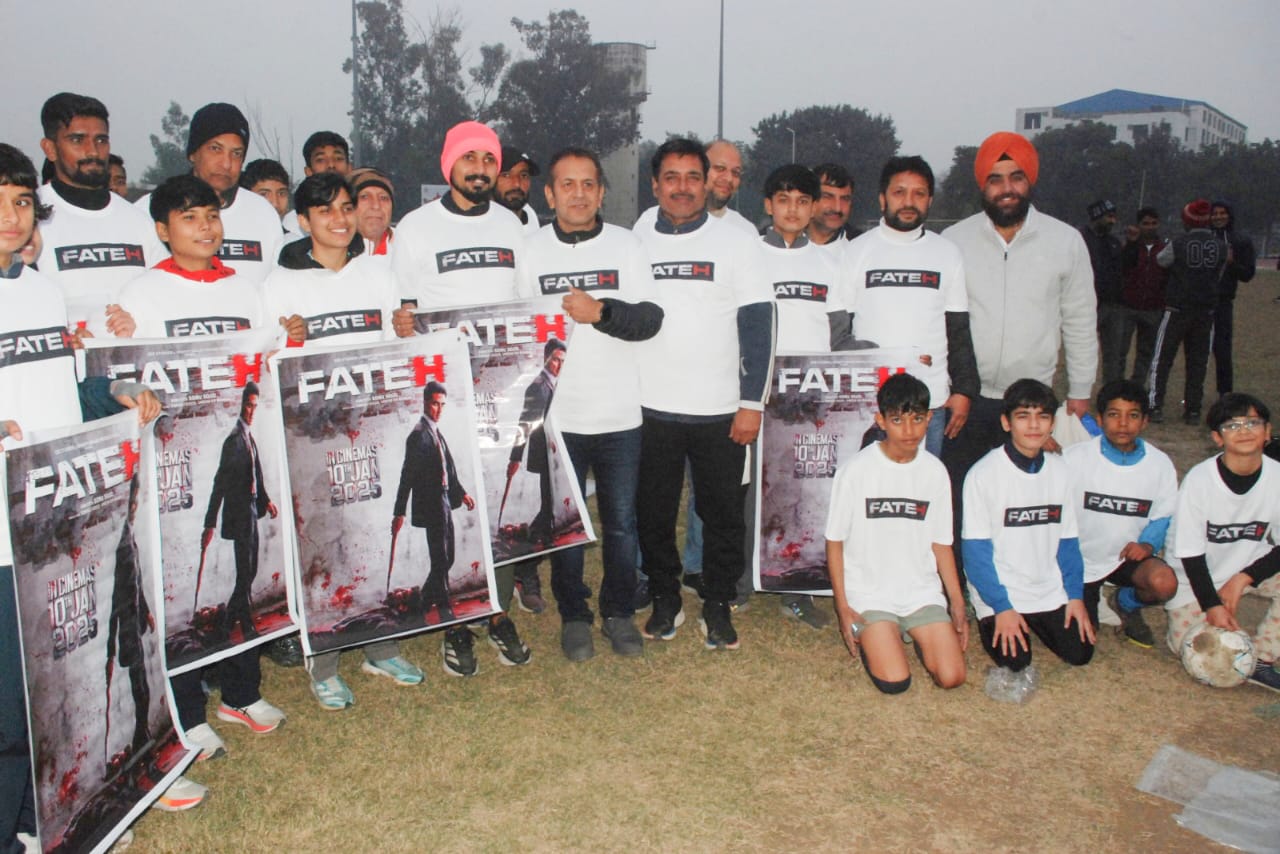 अपनों द्वारा ठुकराए बुजुर्गों के लिए सपोर्ट बनेगी सोनू सूद की फिल्म फतेह