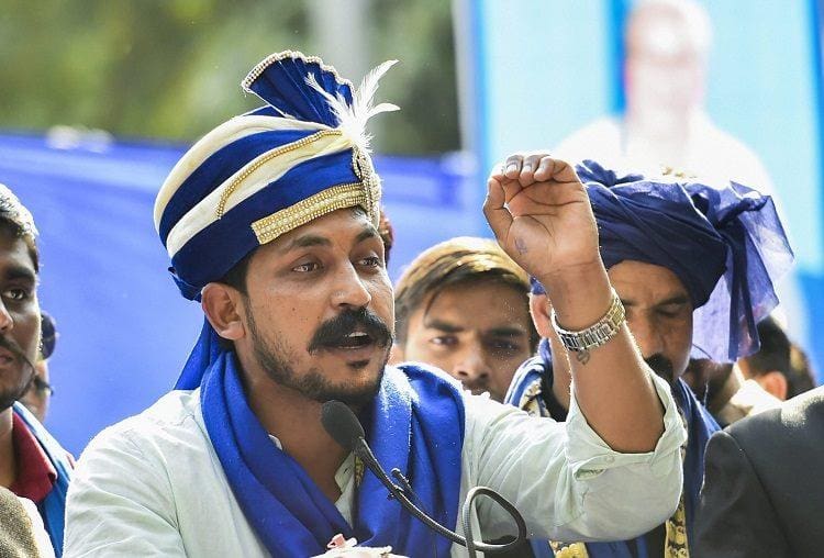 वंशवादियों के बीच अलग से चमक रहे चंद्रशेखर आज़ाद!