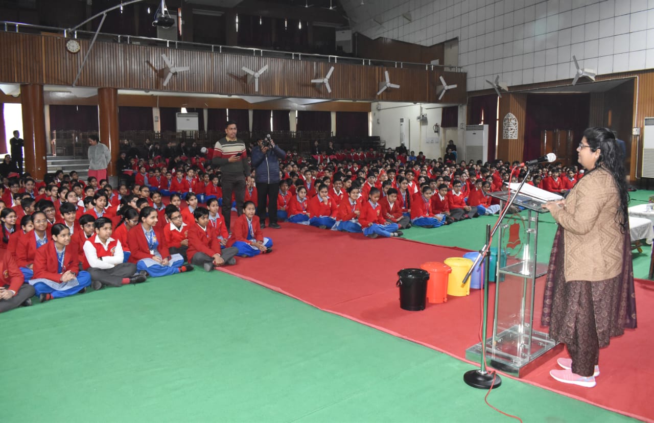 विद्यार्थी व युवा मिलकर शहर में लाएं स्वच्छता की क्रांति, स्मार्ट सिटी को बनाएं स्वच्छ सिटी : डॉ. वैशाली शर्मा