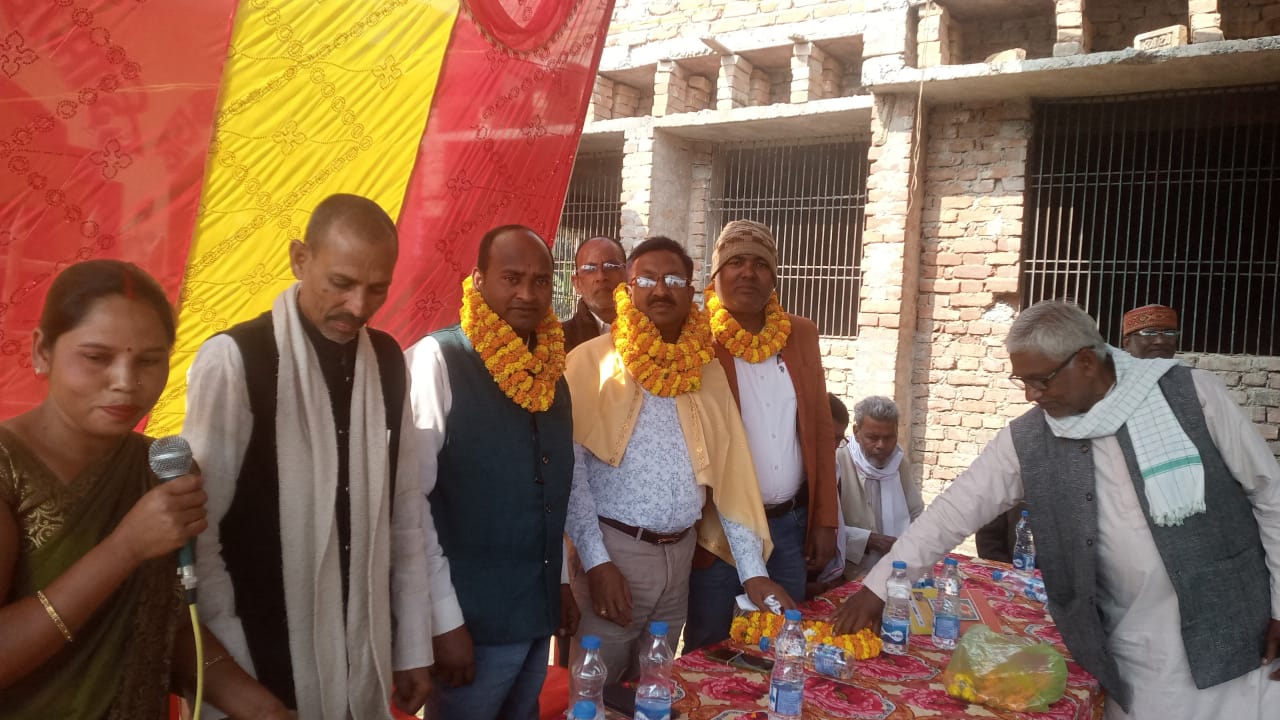 करैला गांव में पासवान समाज की बैठक