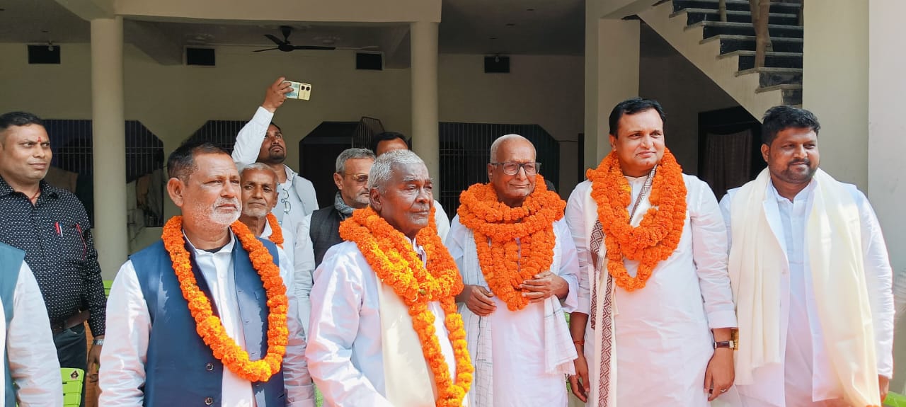 गायघाट में पान-स्वांसी समाज की अहम बैठक, संगठित होने पर जोर