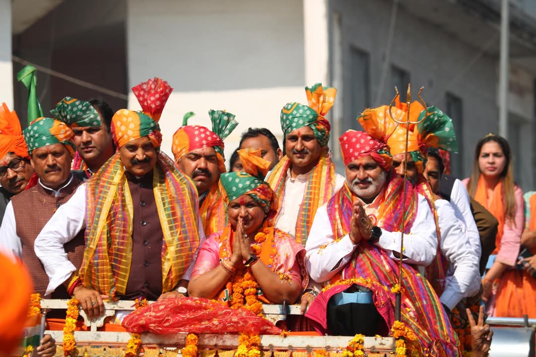 भाजपा प्रत्याशी रेणु बाला गुप्ता ने हजारों समर्थकों की भीड के साथ किया नामांकन पत्र दाखिल