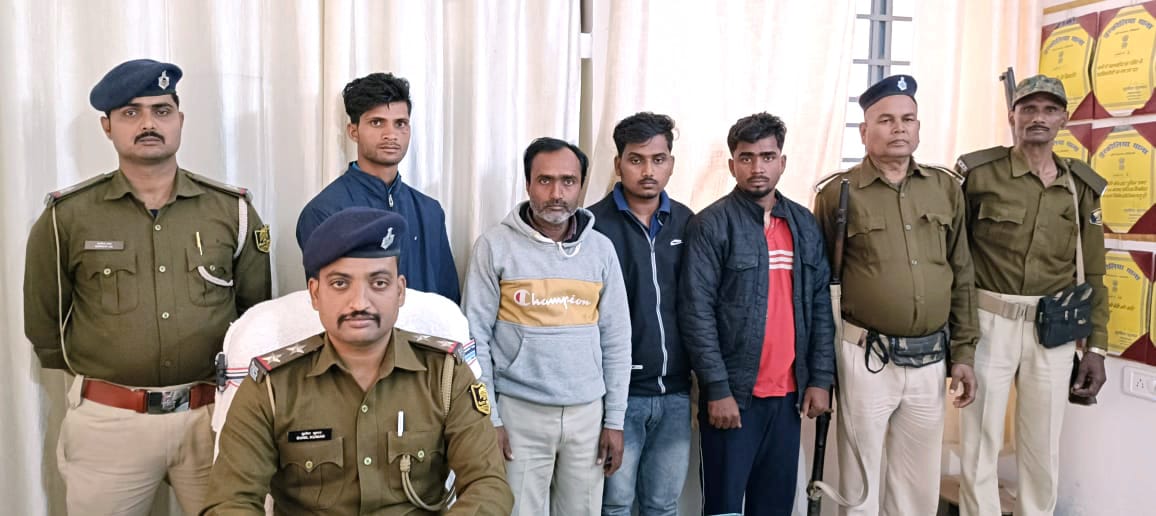 तुरकौलिया में उधार न देने पर दबंगई