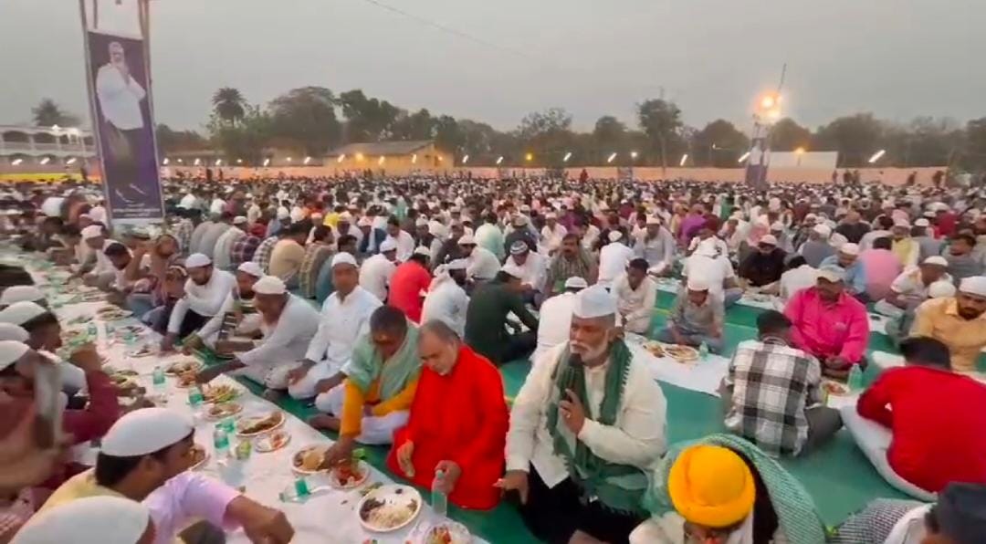 शहीद भगत सिंह, सुखदेव और राजगुरु को किया नमन