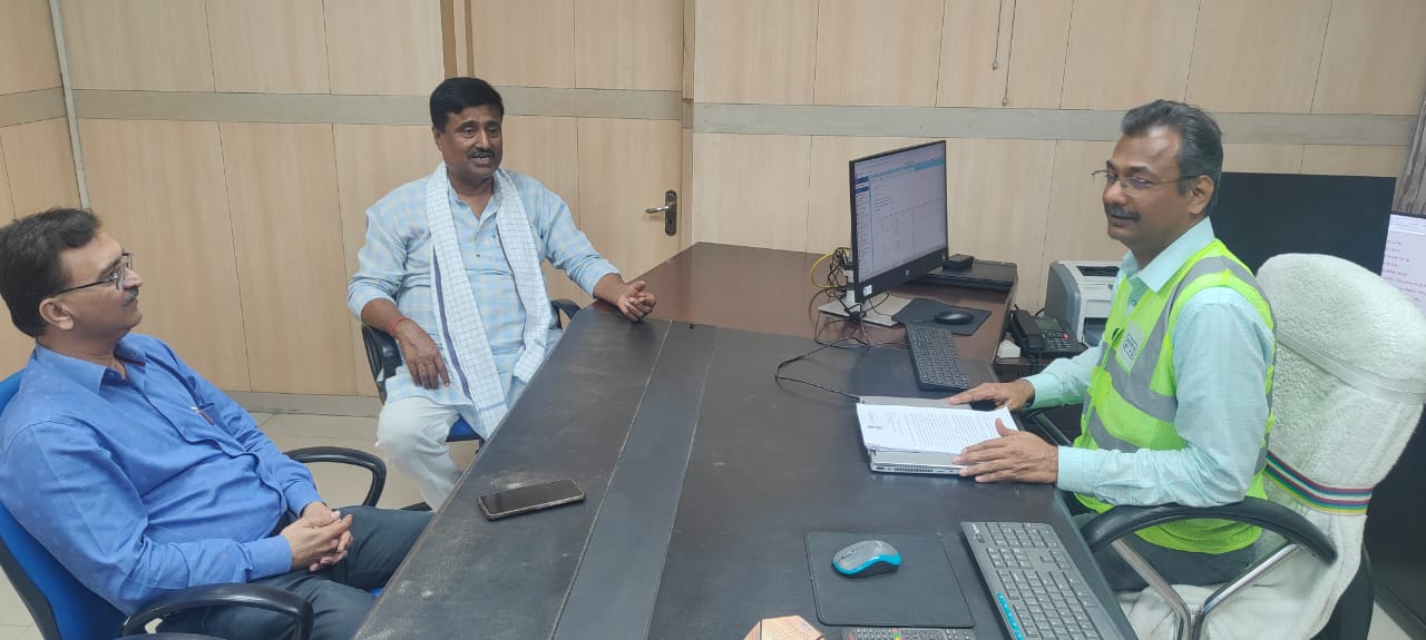 स्थानीय ज्वलंत समस्याओं को लेकर एनटीपीसी के सीईओ से मिले पूर्व मंत्री