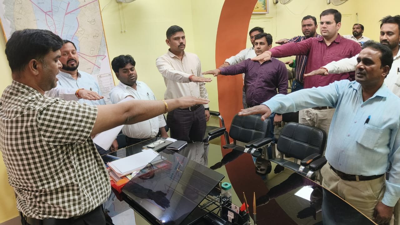 जागरूकता से ही संचारी रोगो पर प्रभावी अंकुश संभव -विकास कुमार