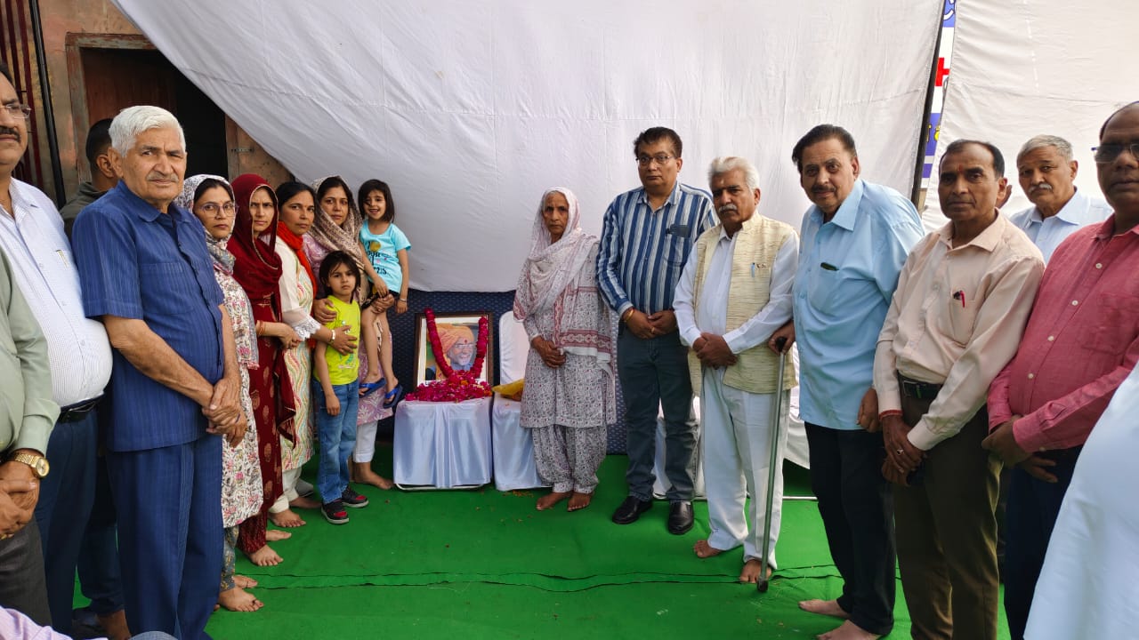 दिवंगत पत्रकार अनूप चौधरी की रस्म पगड़ी समारोह में पधारी हस्तियों ने दी भावपूर्ण श्रद्धांजलि