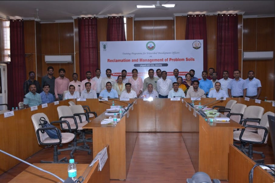 आईसीएआर–केंद्रीय मृदा लवणता अनुसंधान संस्थान (सीएसएसआरआई), करनाल द्वारा कर्नाटक सरकार के वाटरशेड विकास अधिकारियों के लिए छह दिवसीय प्रशिक्षण कार्यक्रम का शुभारंभ