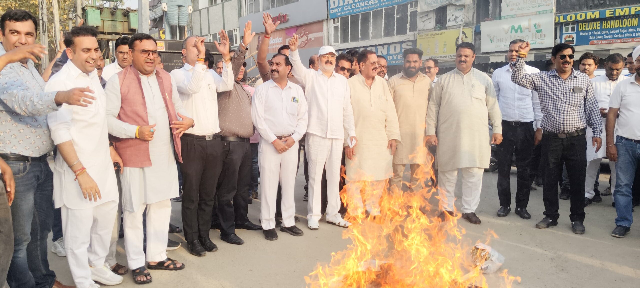 सोनिया गांधी व राहुल गांधी ने किया देश को गुमराह : प्रवीण लाठर