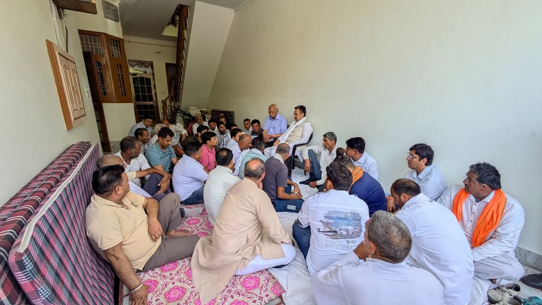 मुख्यमंत्री नायब सिंह सैनी ने पहलगाम में लेफ्टिनेंट विनय नरवाल की हत्या होने पर परिवार से की बातचीत, दी सांत्वना, बोले- दुख: की घड़ी में उनके साथ खड़े