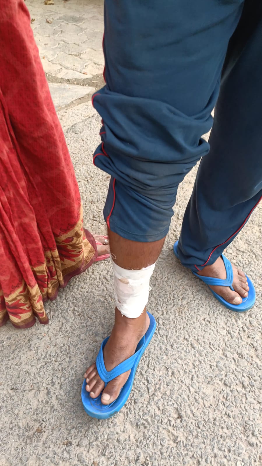 नशे में धुत बदमाशों ने दुकानदार दंपति को पीटा, केस दर्ज