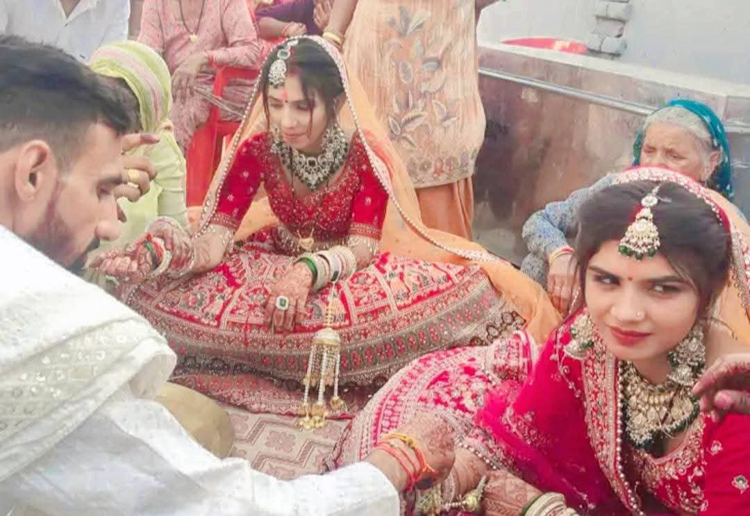 आंगन में खिलती छह ख़ुशियाँ: किसान राजेश के बच्चों की अनूठी शादी की कथा
