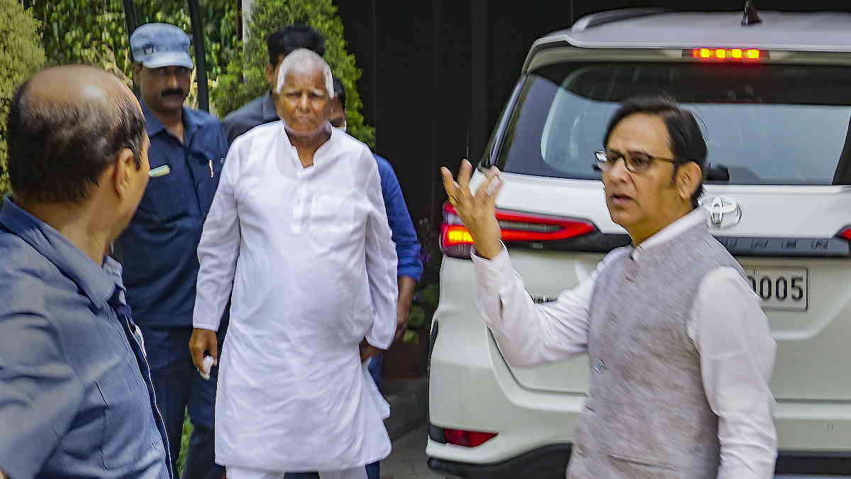 जाति जनगणना के ऐलान ने बिहार में मचाई सियासी हलचल: लालू, नीतीश और तेजस्वी के बयानों से गरमाया माहौल