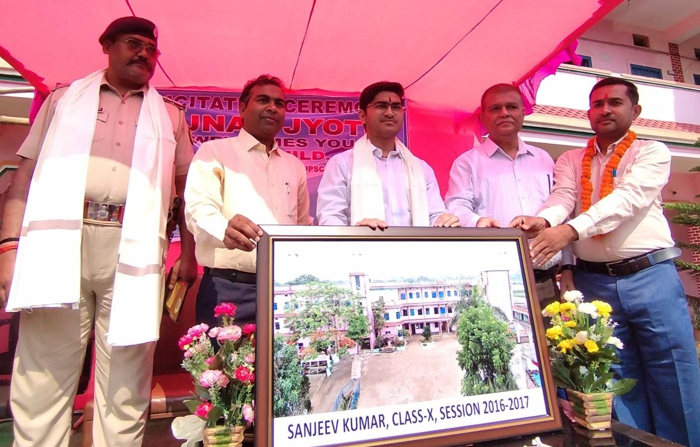 यूपीएससी में सफल संजीव कुमार को किया गया समान्नित