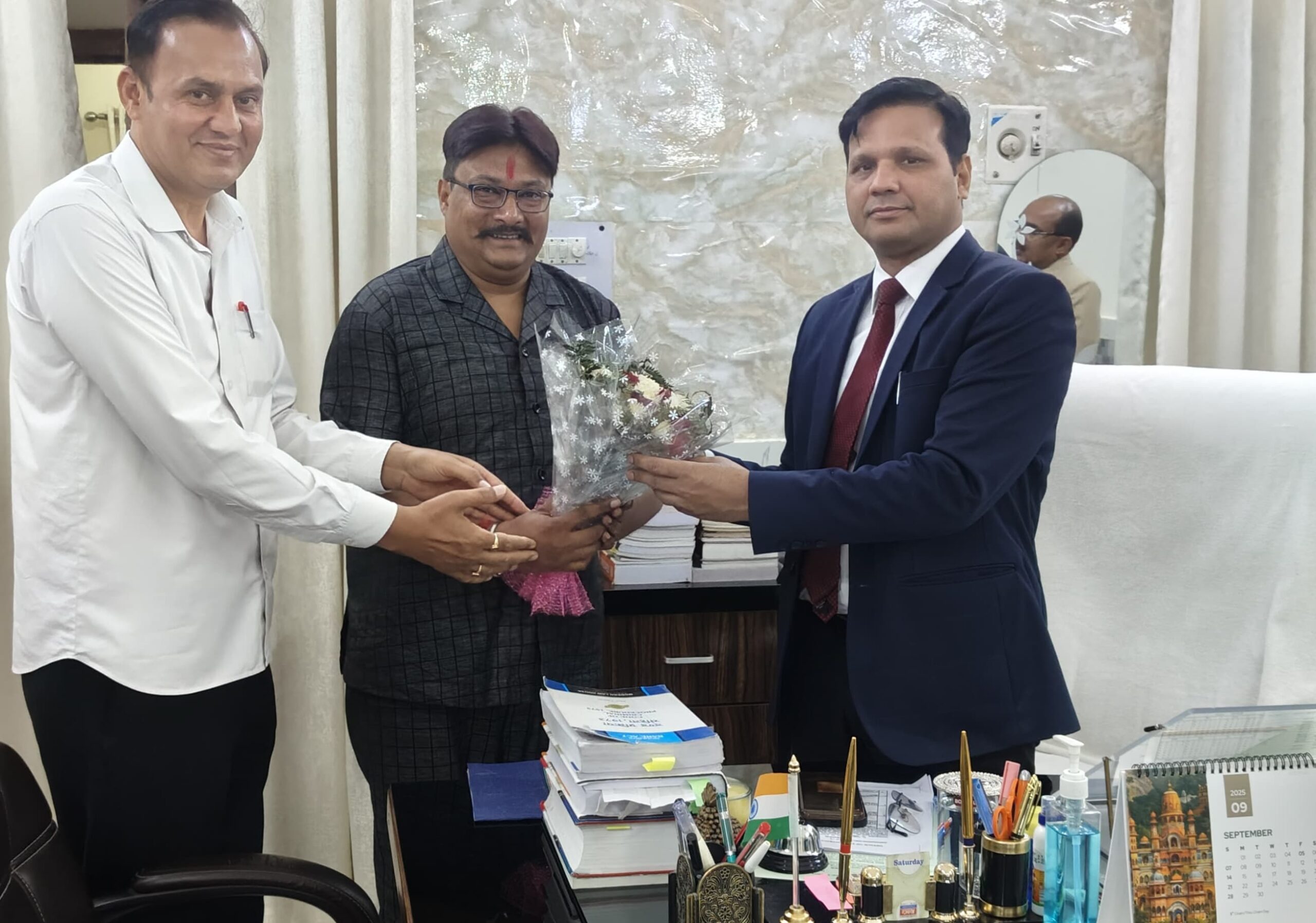 नवागंतुक जिला जज संजय कुमार सप्तम का स्वागत