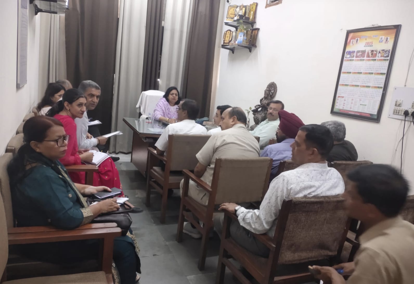 स्कूल बैग पॉलिसी तथा सुरक्षित वहां पॉलिसी को अच्छी प्रकार से लागू करने के लिए बाल आयोग सतर्क