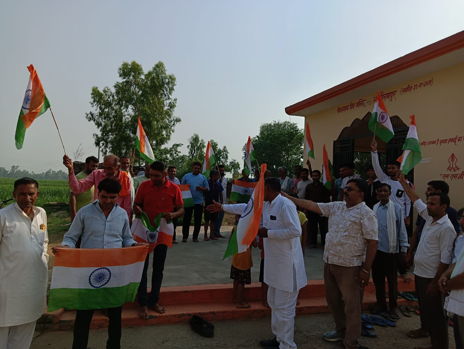 मिशन सिंदूर को लेकर जस्न निकाली तिरंगा यात्रा 