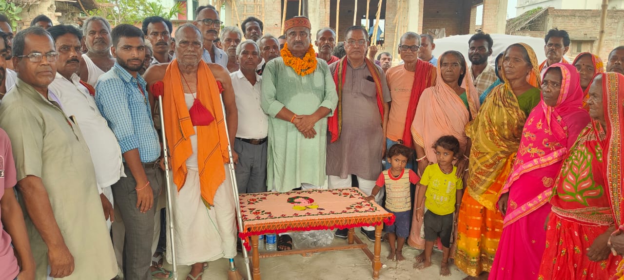 नल-जल योजना की बदहाली से परेशान ग्रामीण, पूर्व मंत्री अजीत कुमार ने की डीएम से त्वरित कार्रवाई की मांग