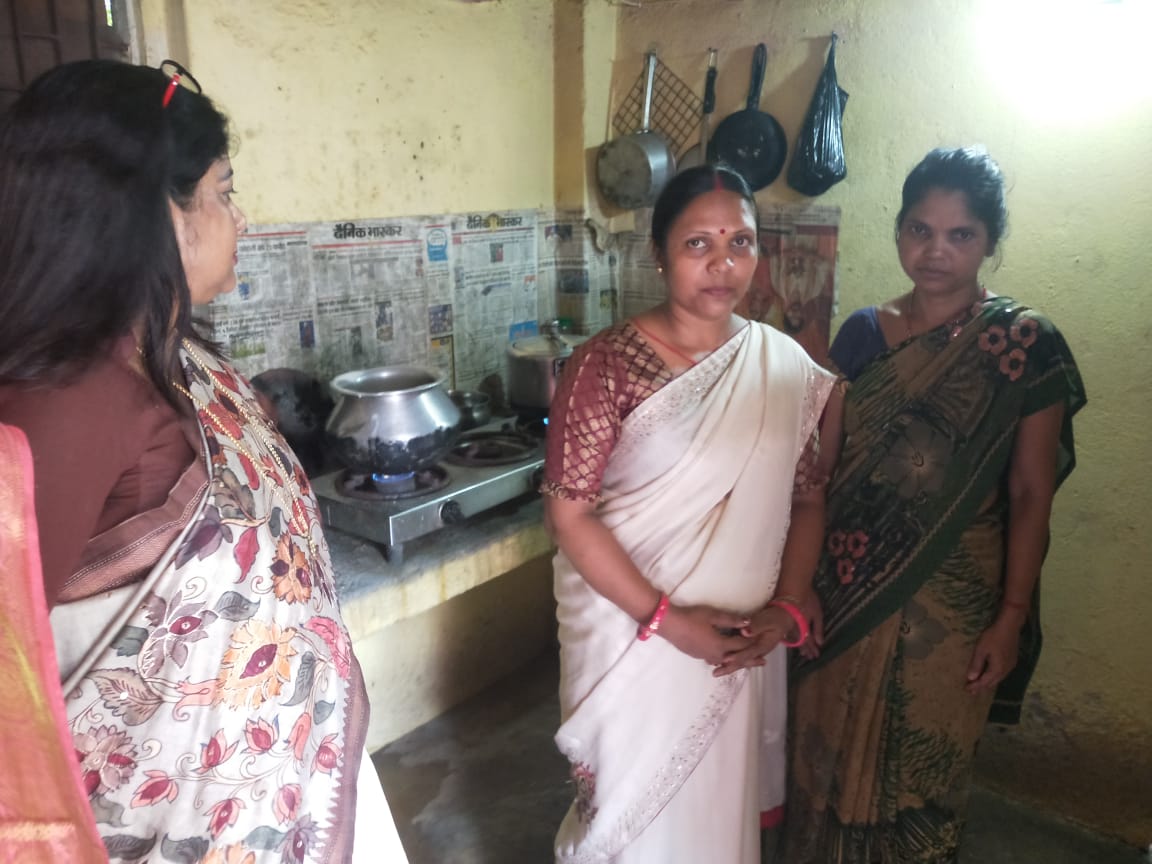 महिला अल्पावास गृह का औचक निरीक्षण, व्यवस्थाओं का लिया जायजा