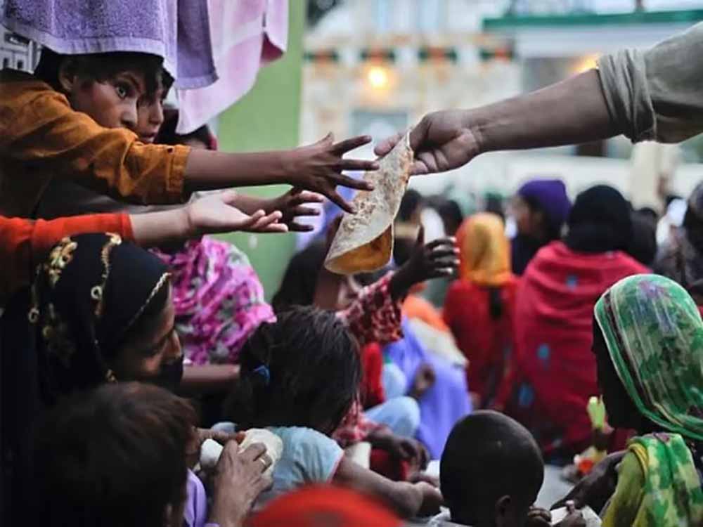 कंगाल हुआ पाकिस्तान, 45 फीसदी जनता गरीबी रेखा के नीचे कर रही जीवन यापन!