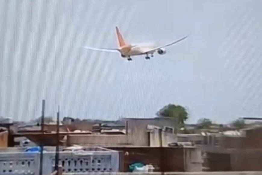 एयर इंडिया का विमान क्रैश, 230 यात्री और 12 क्रू मेंबर थे सवार  