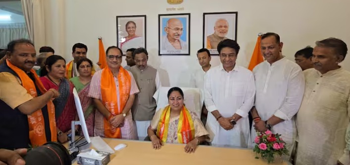 सीएम रेखा गुप्ता ने नए ऑफिस का उद्घाटन कर दिया ‘जनसेवा सदन’ नया नाम