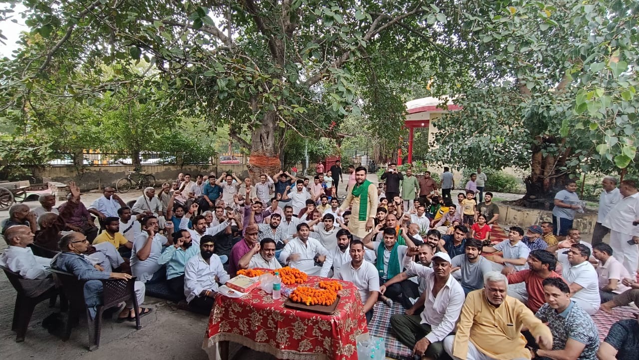 नोएडा प्राधिकरण पर होगा अनिश्चितकालीन धरना प्रदर्शन : अशोक चौहान