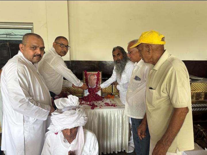 रामकिशन वशिष्ठ को श्रद्धांजलि, समाजसेवा को आगे बढ़ाने का लिया संकल्प